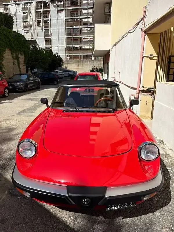 Usata Alfa Romeo Spider Veloce 103 CV (75 kW) 1983 Rosso Cabrio