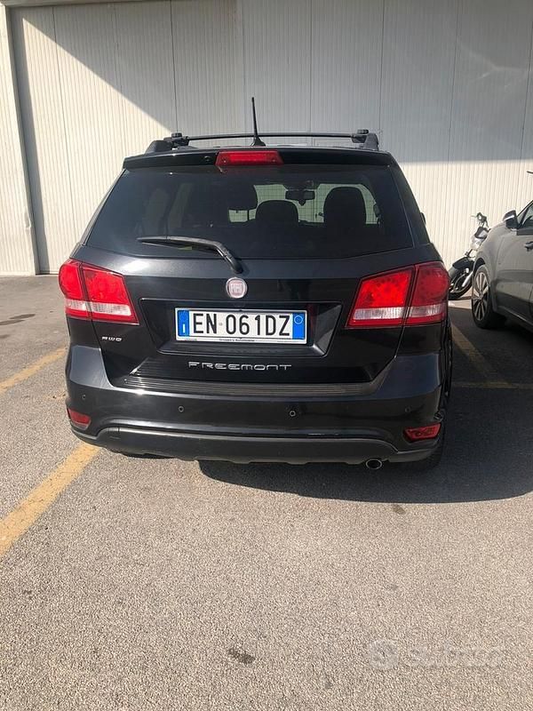 Usata 2012 Fiat Freemont SUV | 5000 € (Ottimo prezzo) - Immagine 1/4