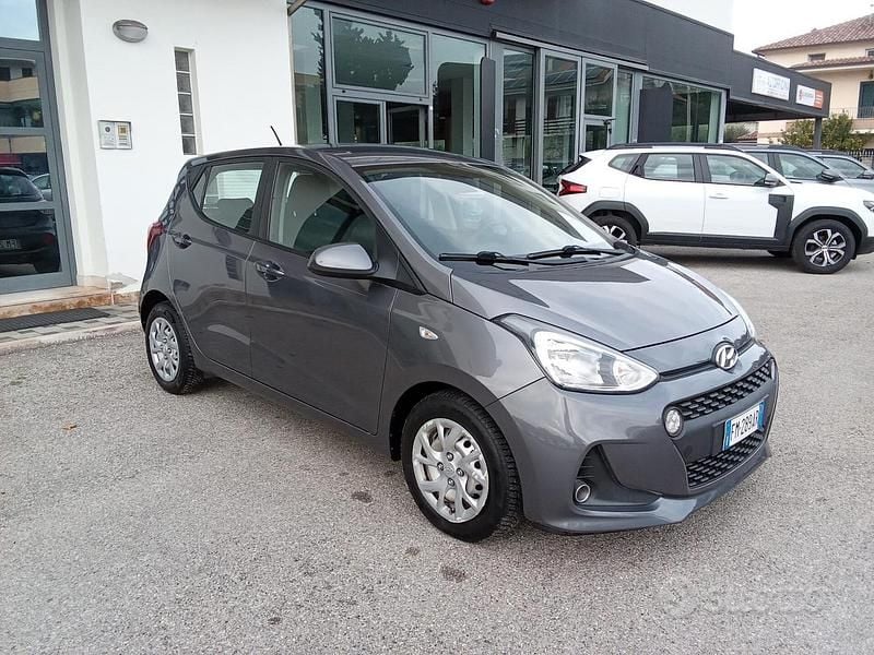 Usata Hyundai i10 70 CV (51 kW) 2017 Grigio Utilitaria