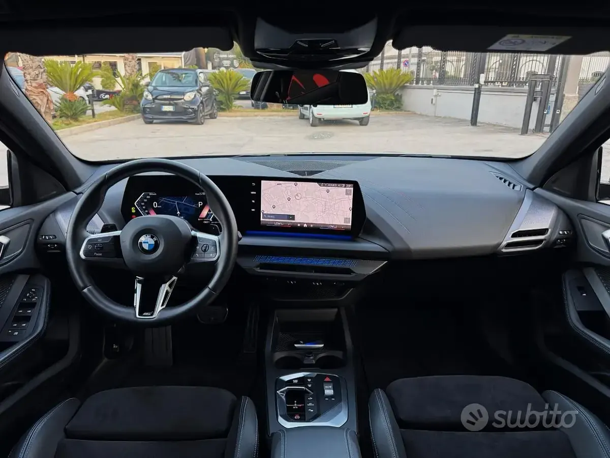 Usata BMW 118 Shadowline 150 CV (110 kW) 2025 Skyscraper grey metallic Utilitaria