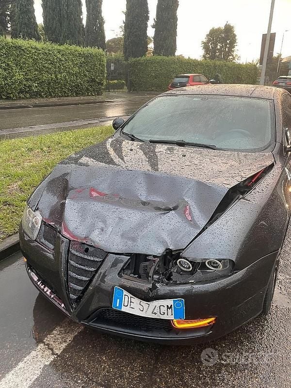 Usata Alfa Romeo GT 140 CV (102 kW) 2007 Grigio Coupé