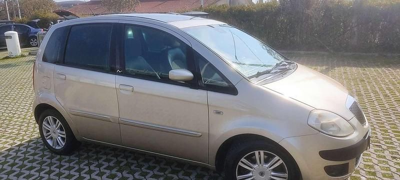 Usata Lancia Musa 90 CV (66 kW) 2007 Monovolume