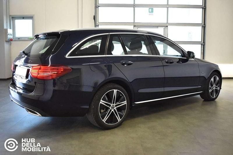 Usata Mercedes C300e Business 194 CV (142 kW) 2020 Blu Station wagon