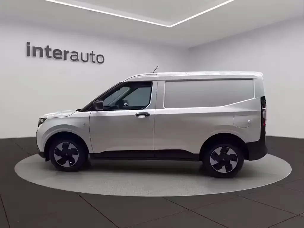 Nuova Ford E-Transit Trend 100 kW (136 CV) 2026 Furgone