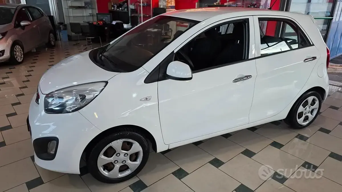 Usata Kia Picanto 67 CV (49 kW) 2014 Bianco Utilitaria