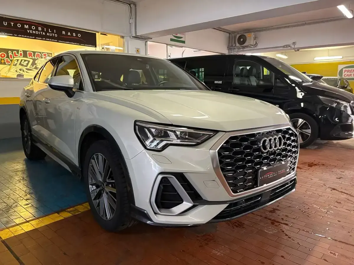 Usata Audi Q3 Sportback S-Line 150 CV (110 kW) 2022 Argento cavo metalizzato SUV
