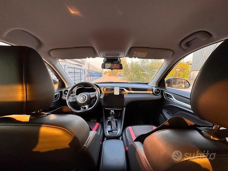 Usata MG ZS Luxury 111 CV (81 kW) 2022 Nero Berlina