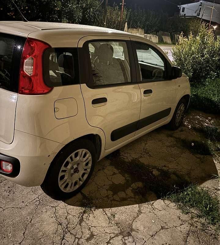 Usata Fiat Panda Lounge 95 CV (69 kW) 2015 Utilitaria