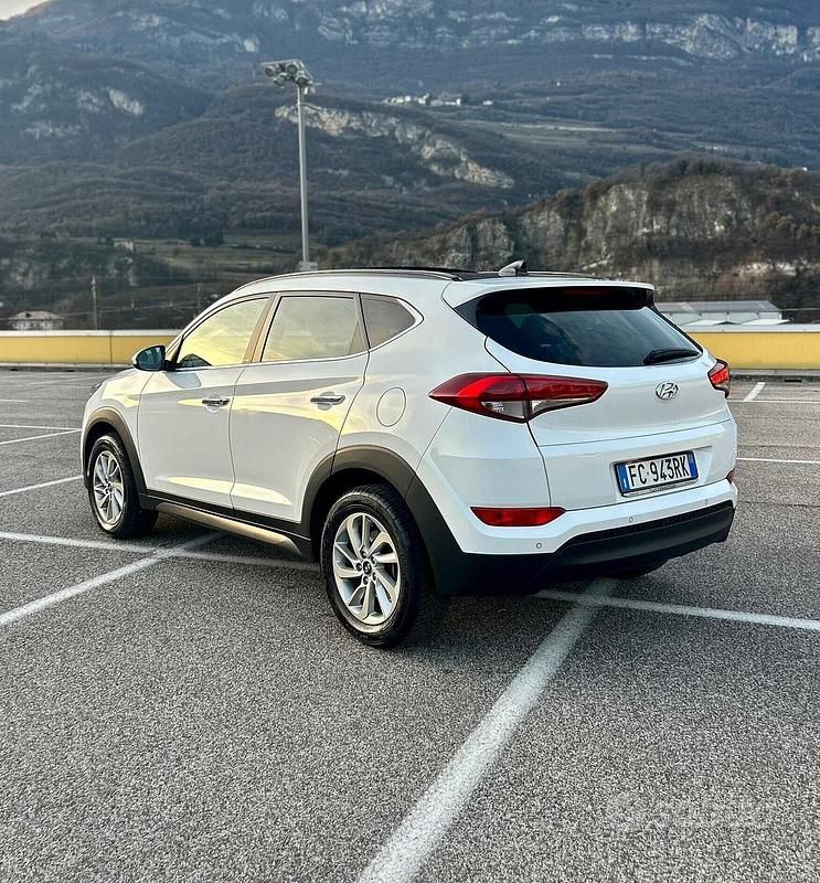 Usata Hyundai Tucson Xpossible 116 CV (85 kW) 2016 Bianco SUV