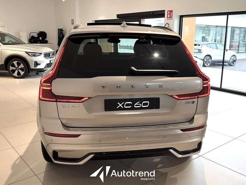 Nuova Volvo XC60 Ultra 250 CV (183 kW) 2025 Grigio SUV