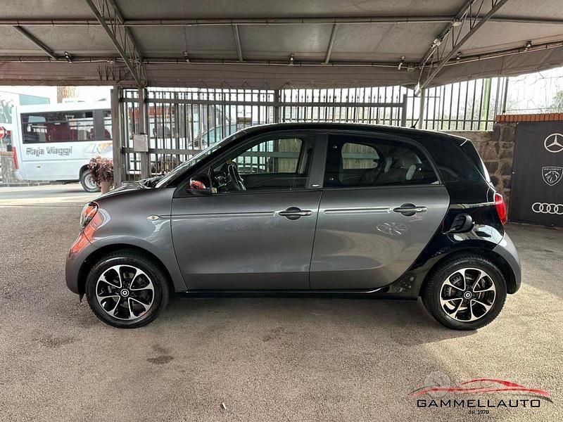 Usata Smart ForFour Passion 71 CV (52 kW) 2016 Grigio Utilitaria
