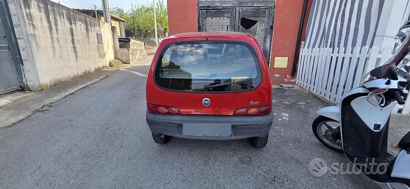 Usata Fiat 600 54 CV (39 kW) 2007 Rosso Utilitaria