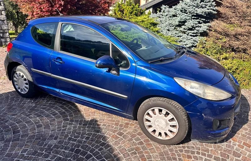 Usata Peugeot 207 73 CV (53 kW) 2011 Blu Berlina