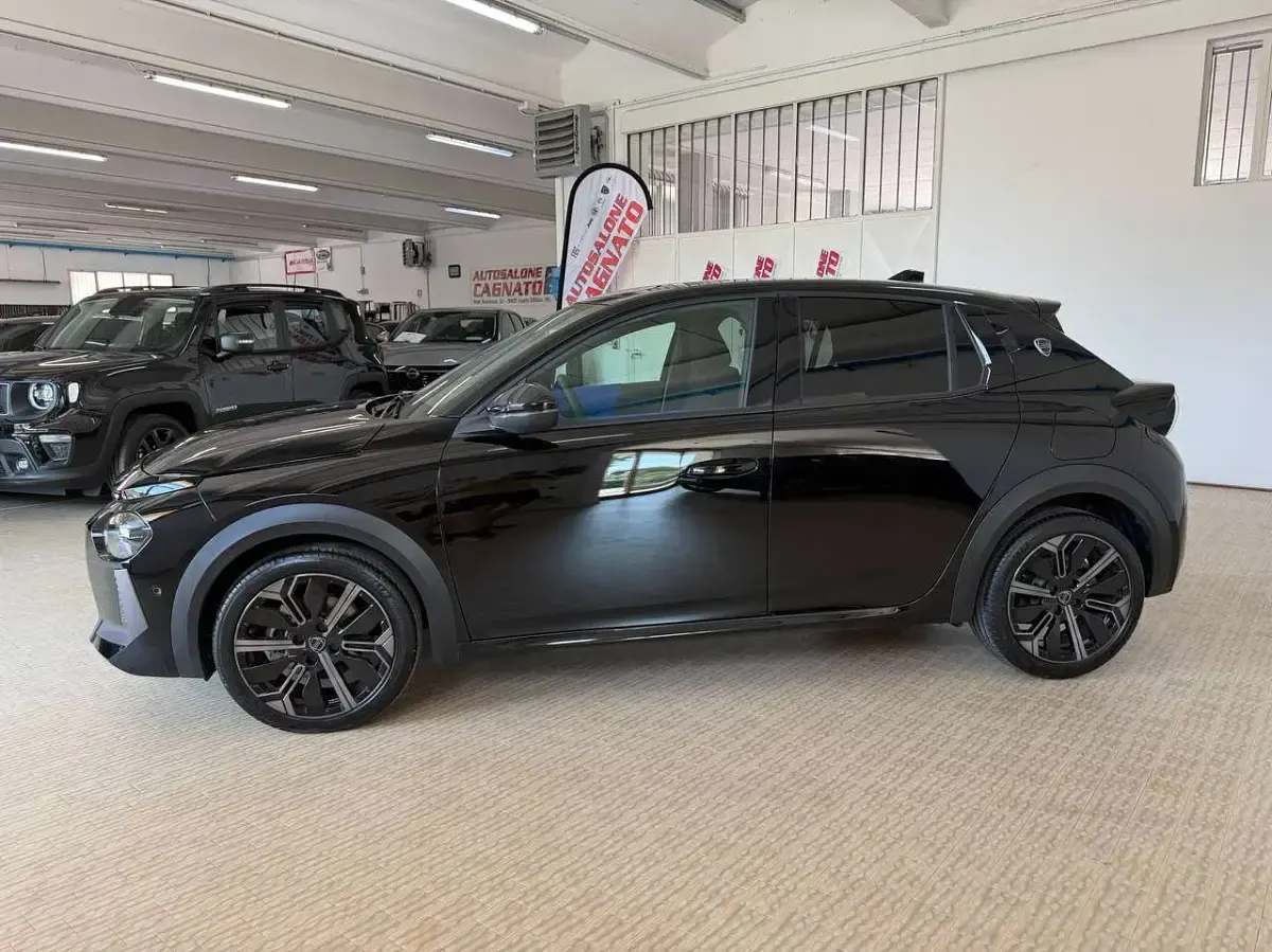 Nuova Lancia Ypsilon 101 CV (74 kW) 2025 Nero metalizzato Utilitaria