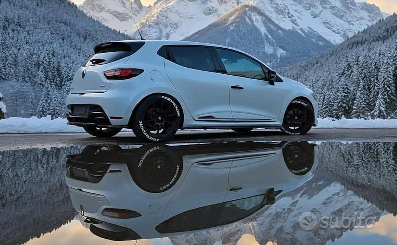 Usata Renault Clio IV Trophy 245 CV (180 kW) 2018 Berlina