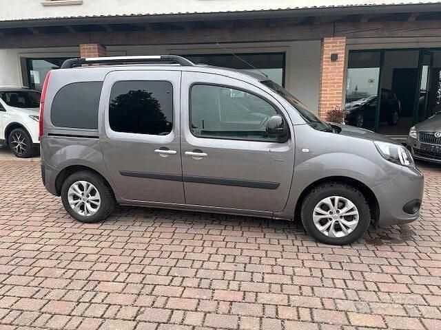 Usata Renault Kangoo 115 CV (84 kW) 2017 Grigio Monovolume