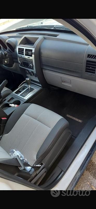 Usata Dodge Nitro 2008 Bianco SUV
