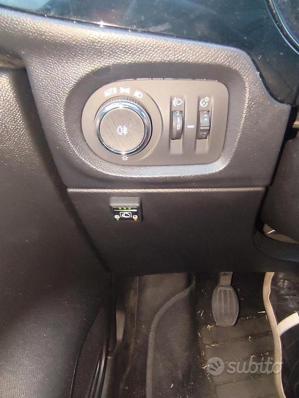 Usata Opel Corsa 100 CV (73 kW) 2023 Grigio Utilitaria