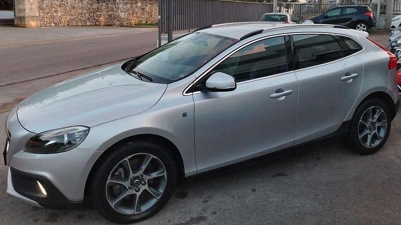 Usata Volvo V40 CC 120 CV (88 kW) 2017 Argento Station wagon