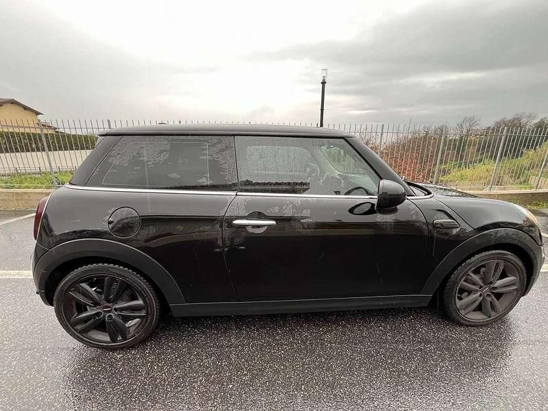 Begagnad Mini ONE 75 HK (55 kW) 2019 Halvkombi