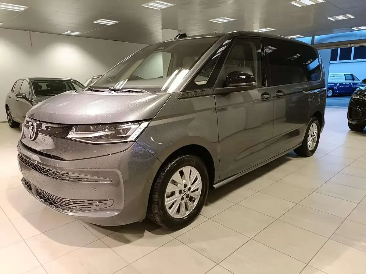 Nuova VW Multivan 150 CV (110 kW) 2026 Grigio indio met Monovolume