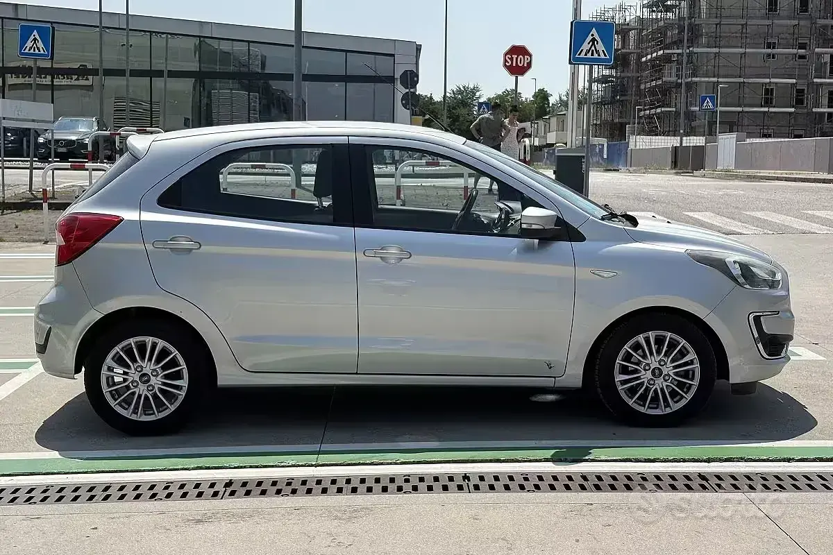 Usata Ford Ka Plus Ultimate 95 CV (69 kW) 2019 Grigio Utilitaria