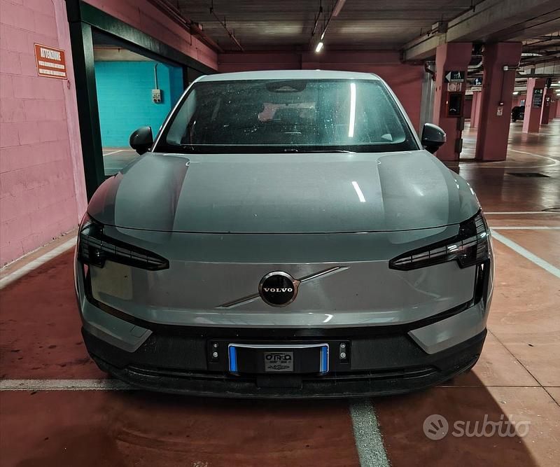 Usata Volvo EX30 Core 200 kW (272 CV) 2024 Grigio SUV