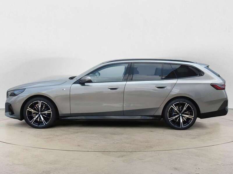 Usata BMW 520 M Sport 197 CV (144 kW) 2024 Grigio Station wagon