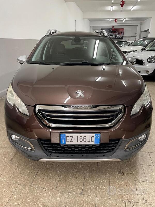 Usato 2015 Peugeot 2008 1.2 Benzin 110 CV (7.900 €)