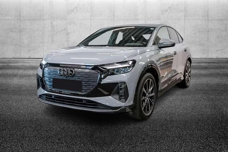 Usata Audi Q4 e-tron Comfort 69 kW (95 CV) 2023 Grigio pastello SUV