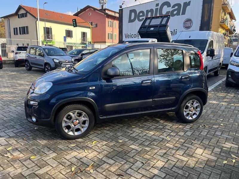 Usata Fiat Panda 4x4 S 95 CV (69 kW) 2016 Blu Utilitaria