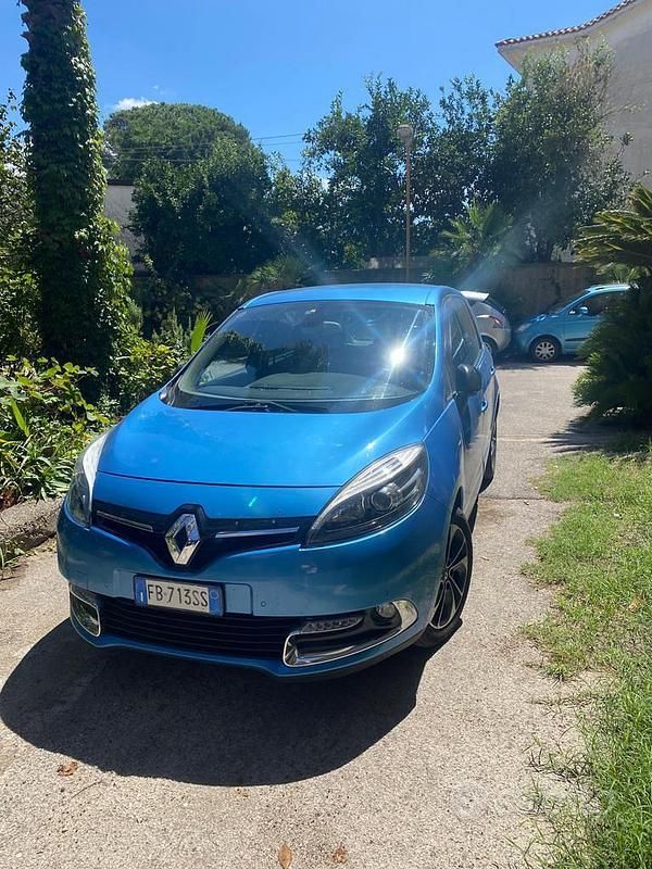 Blu Usata 2015 Renault Scénic III Monovolume | 4500 € (Ottimo prezzo) - Immagine 1/4