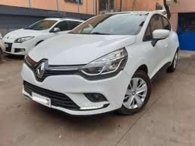 Antracite Usata 2014 Renault Clio IV Tre volumi | 4900 € (Buon prezzo) - Immagine 1/1