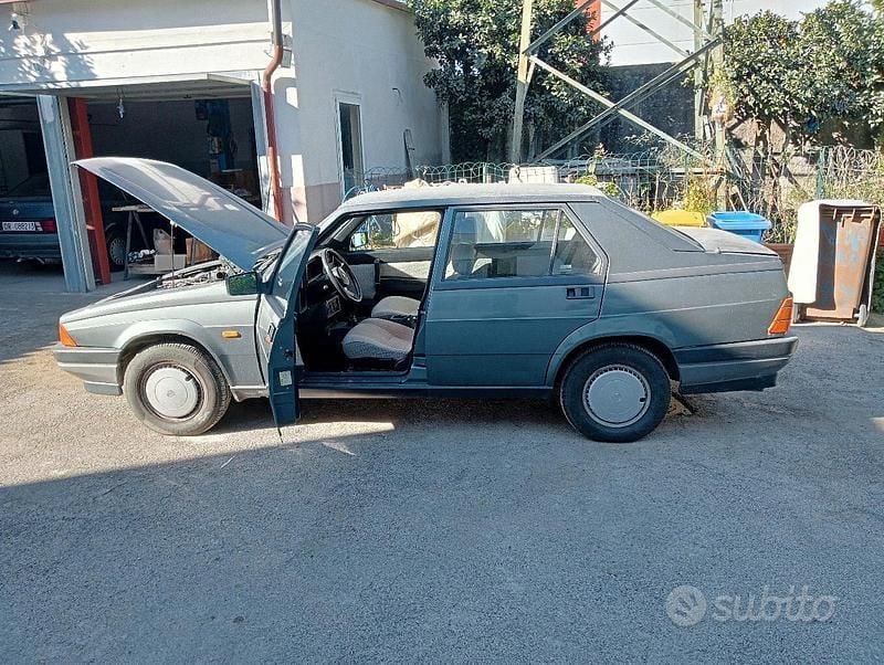 Usata 1987 Alfa Romeo 75 Tre volumi | 4700 € - Immagine 1/4