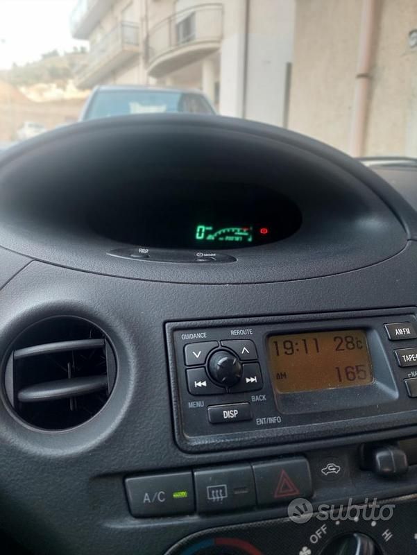 Usata Toyota Yaris 2005 Grigio Berlina