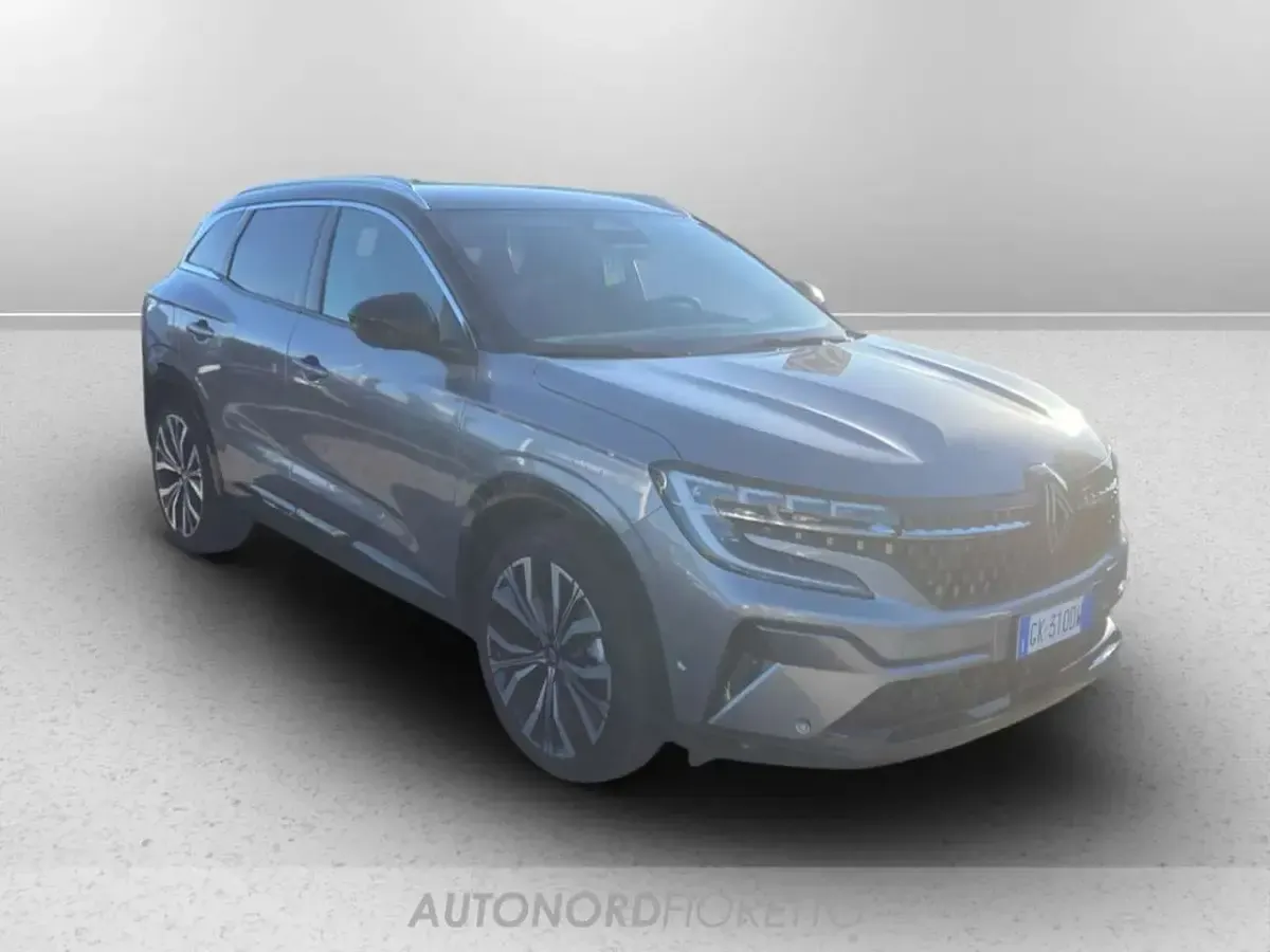 Usata Renault Austral Iconic 200 CV (147 kW) 2023 Grigio SUV