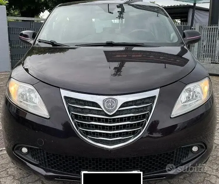 Usata Lancia Ypsilon 69 CV (50 kW) 2013 Nero Utilitaria