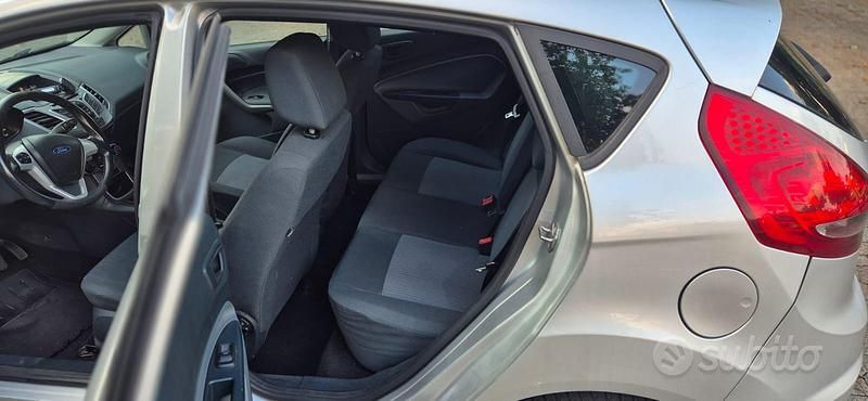 Usata Ford Fiesta 2009 Grigio Utilitaria