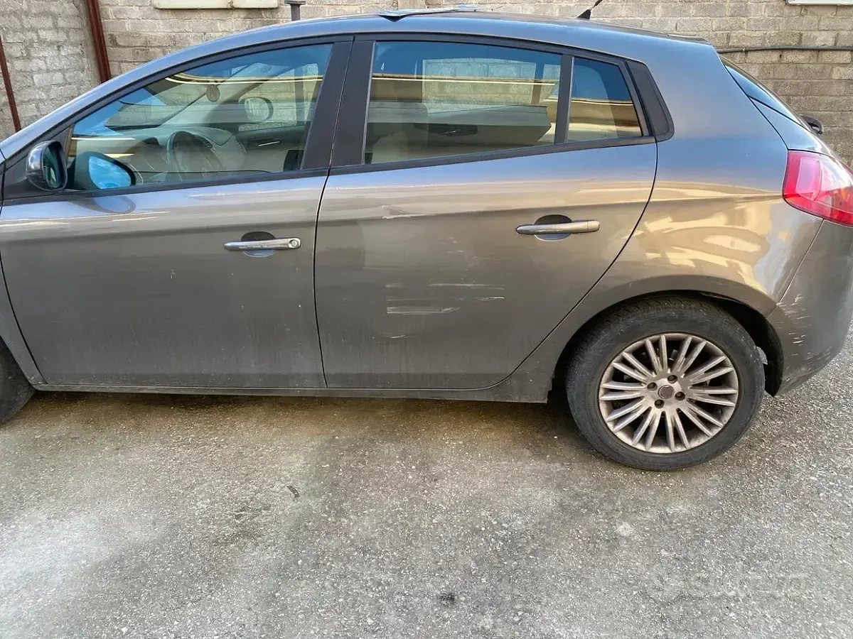 Usata Fiat Bravo 90 CV (66 kW) 2009 Utilitaria