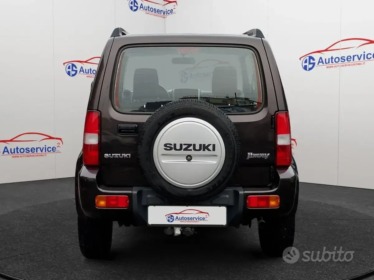 Usata Suzuki Jimny 86 CV (63 kW) 2015 Nero SUV