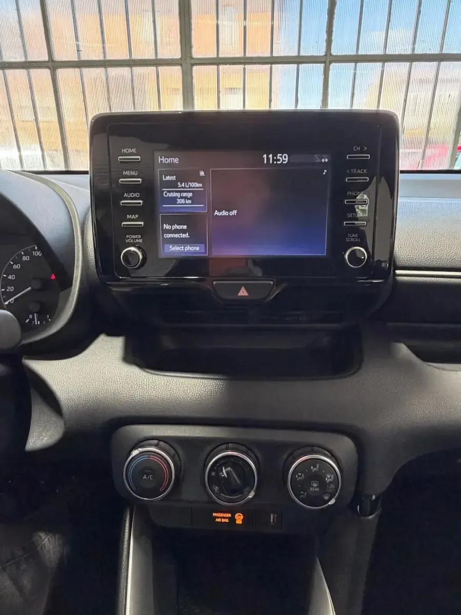Usata Toyota Yaris Trend 72 CV (52 kW) 2023 Bianco Utilitaria
