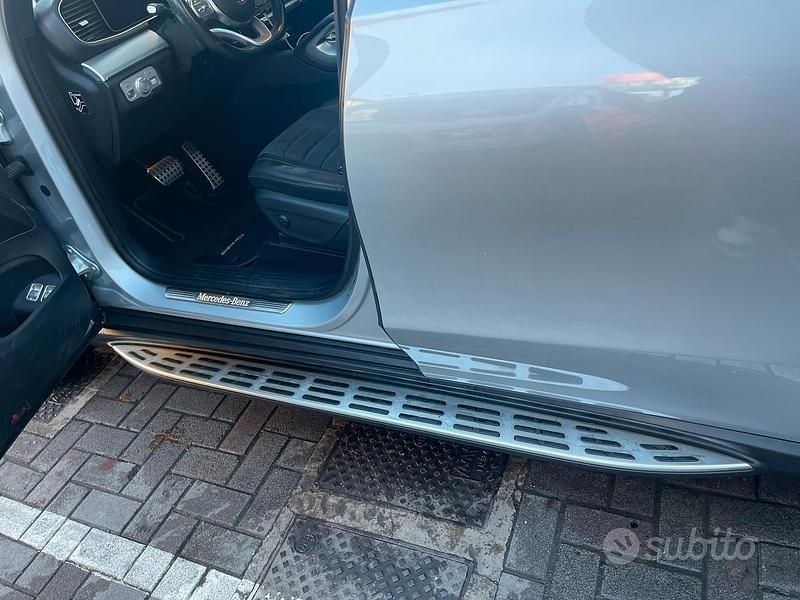 Usata Mercedes GLE300 245 CV (180 kW) 2019 Grigio SUV