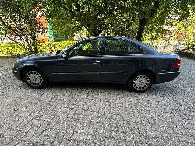 Usata Mercedes E270 177 CV (130 kW) 2003 Berlina