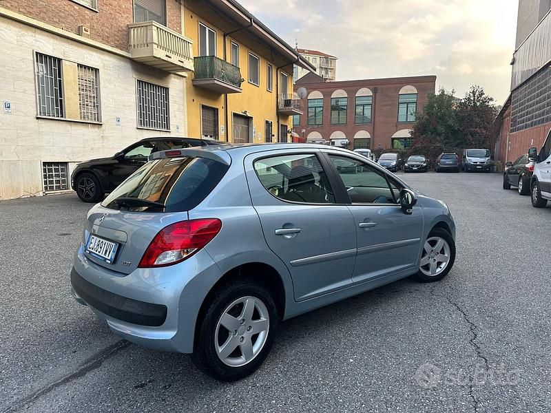 Gebraucht Peugeot 207 95 PS (69 kW) 2011 Blau Limousine