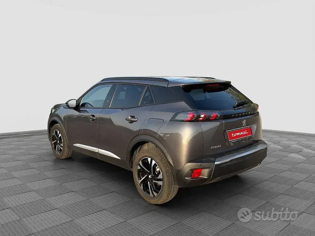 Usata Peugeot 2008 Allure 101 CV (74 kW) 2022 Grigio SUV