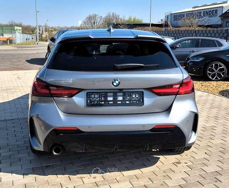 Usata BMW 118 Shadowline 136 CV (100 kW) 2024 Grigio Utilitaria