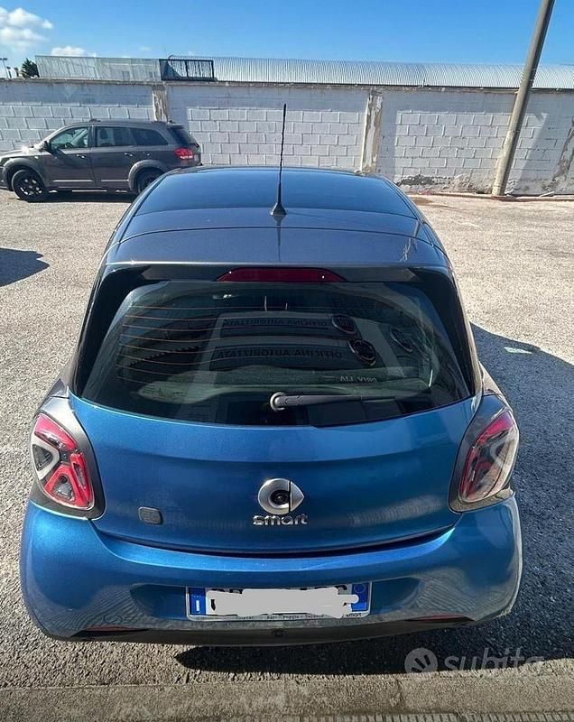 Usata Smart ForFour Electric Drive Prime 41 kW (56 CV) 2020 Blu/azzurro Utilitaria