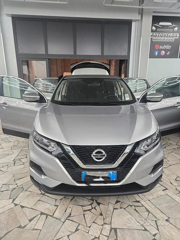 Grigio Usata 2019 Nissan Qashqai N-Connecta SUV | 13.990 € (Super prezzo) - Immagine 1/4