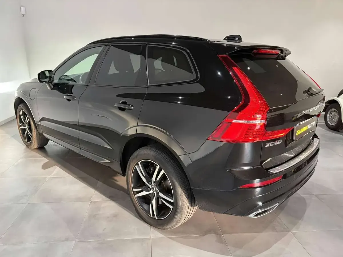 Usata Volvo XC60 R-Design 253 CV (186 kW) 2021 Nero SUV
