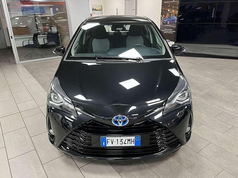 Usata Toyota Yaris Hybrid Active 73 CV (53 kW) 2019 Nero Berlina